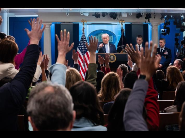 Trump: 'Forze Usa schierate vicino a Iran fino a raggiungimento di un vero accordo'(2)