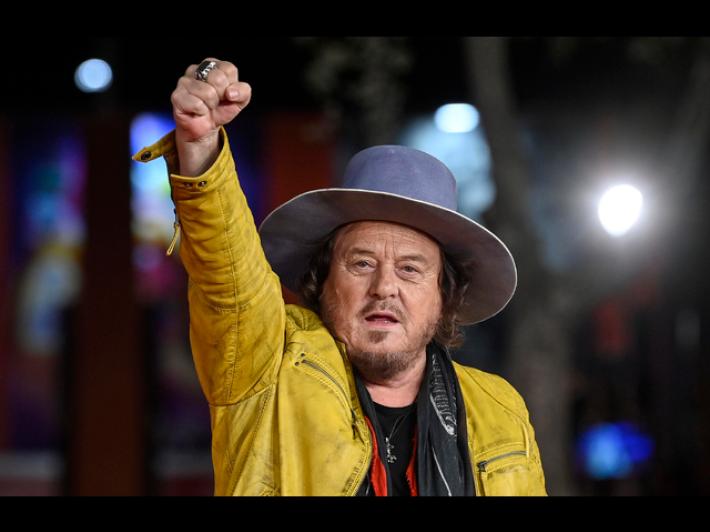 Zucchero, che tristezza la musica che non alza la voce contro le guerre
