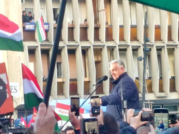 Orban accusa l'opposizione, 'in atto complotto per manipolare il voto'