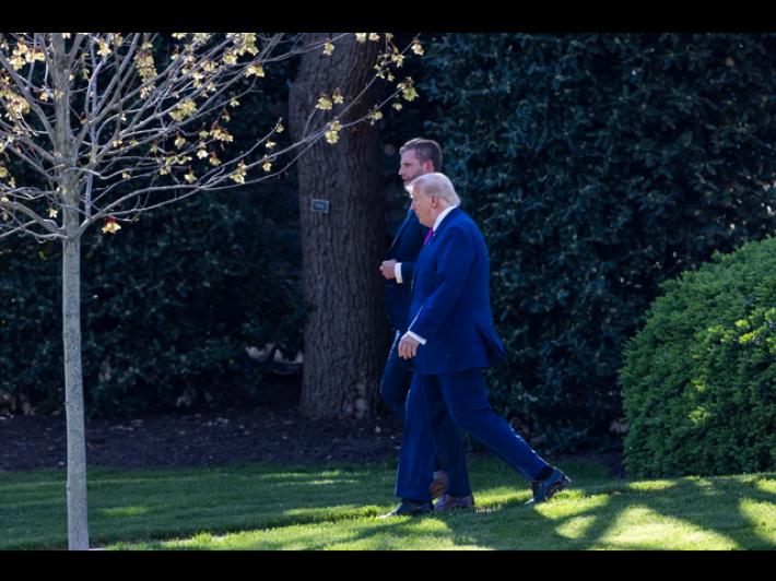 Trump, lo stretto di Hormuz riaprir&agrave; abbastanza presto