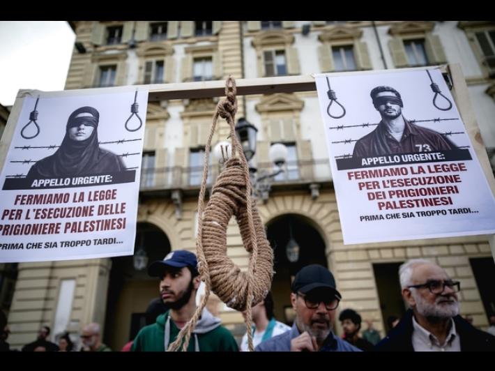 Pro Palestina, in centinaia in piazza a Torino contro pena di morte e guerra