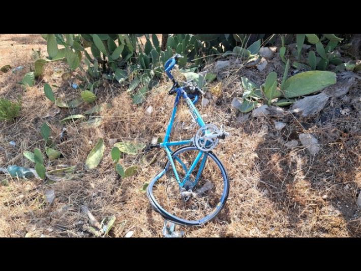 Cadavere di un ciclista scoperto in un fossato nel Vicentino