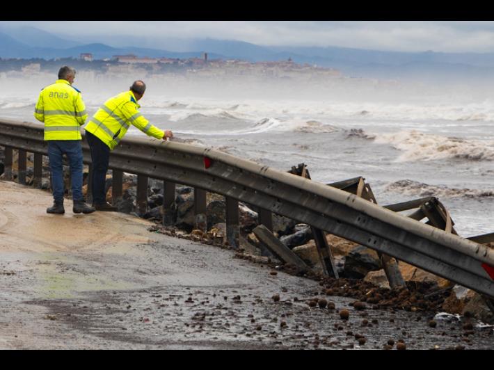 Venti di burrasca e mareggiate al Sud, temporali al Nord e al Centro
