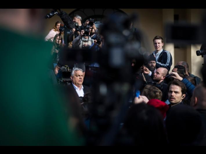 Orban vota, 'sono qui per vincere, la scelta del popolo va rispettata'