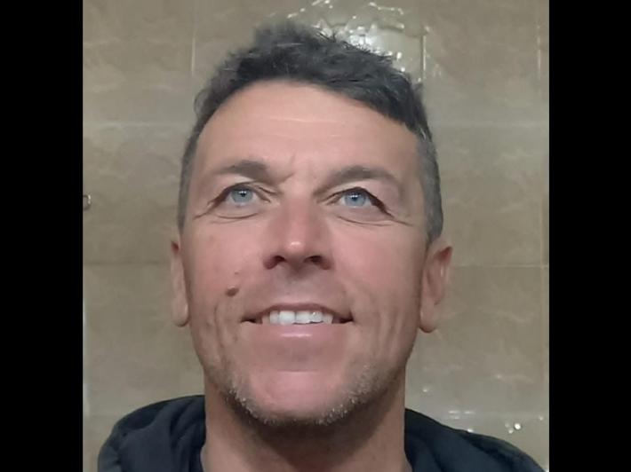 Muore davanti al figlio, fermati due giovani