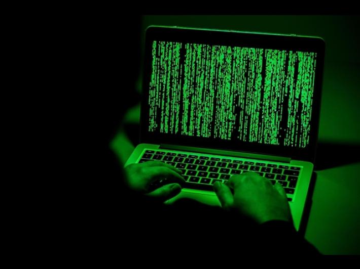 Tentativo di truffa via email a nome di mons. Savino, la diocesi 'non apritele'