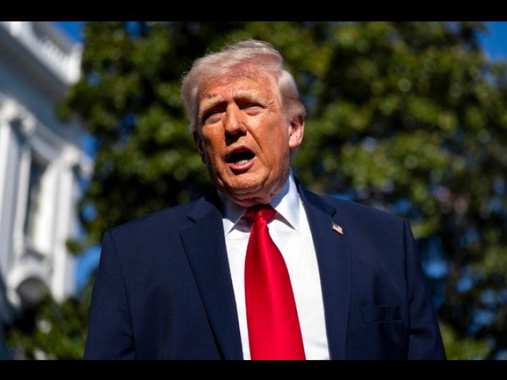 Trump sull'Iran, 'siamo stati chiamati, vogliono un accordo'