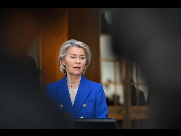 Von der Leyen, 'i raid in Libano mettono a rischio il processo di pace'