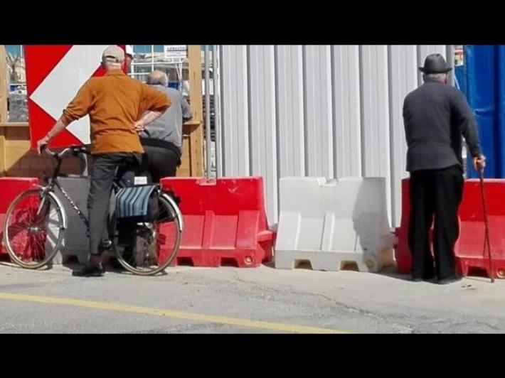 Torino pensa ad organizzare gli 'umarell' per monitorare i cantieri