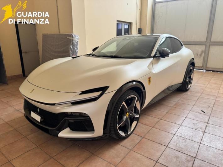 Frode sul gasolio, evasi 10 milioni di euro, 15 indagati