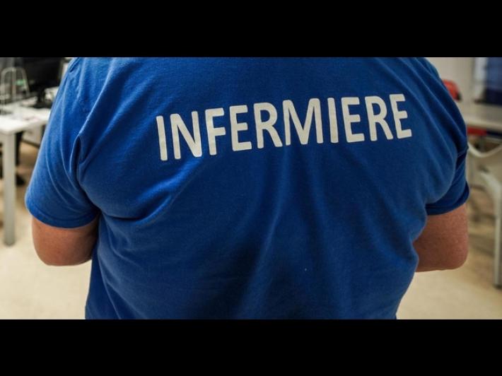 Colpito con un calcio, infermiere con una frattura del torace a Torino