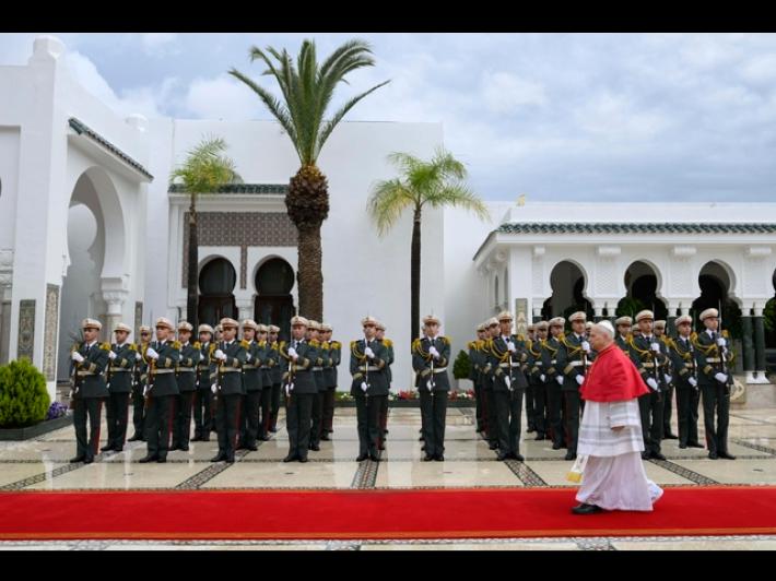 Il maltempo sferza Annaba, visita ridotta per il Papa al sito archeologico