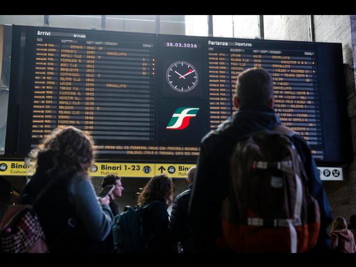 Guasto linea A/V, circolazione sta tornando alla normalit&agrave;