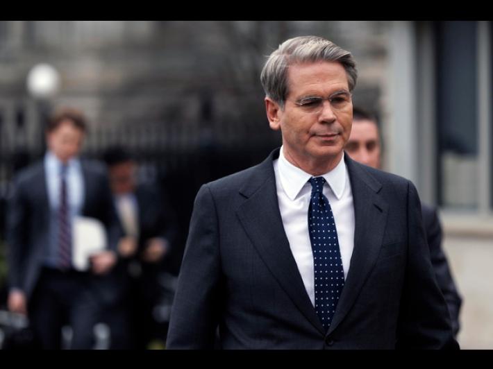 Bessent, 'il costo della benzina caler&agrave; quando l'Iran riaprir&agrave; Hormuz'