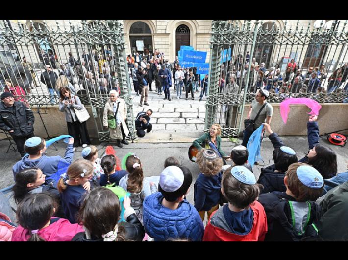 'Non c'&egrave; futuro senza memoria', un corteo per il partigiano ebreo Artom a Torino