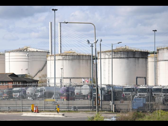 Media, Teheran potrebbe consentire libera navigazione da lato omanita di Hormuz