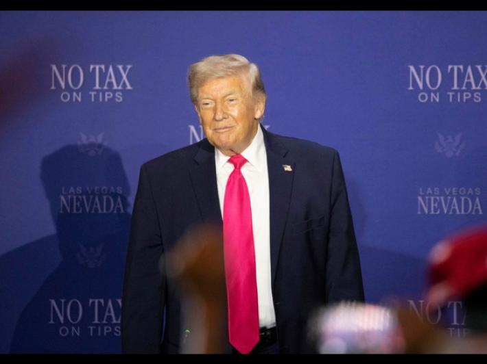 Trump, Iran ha accettato di non chiudere mai pi&ugrave; Hormuz