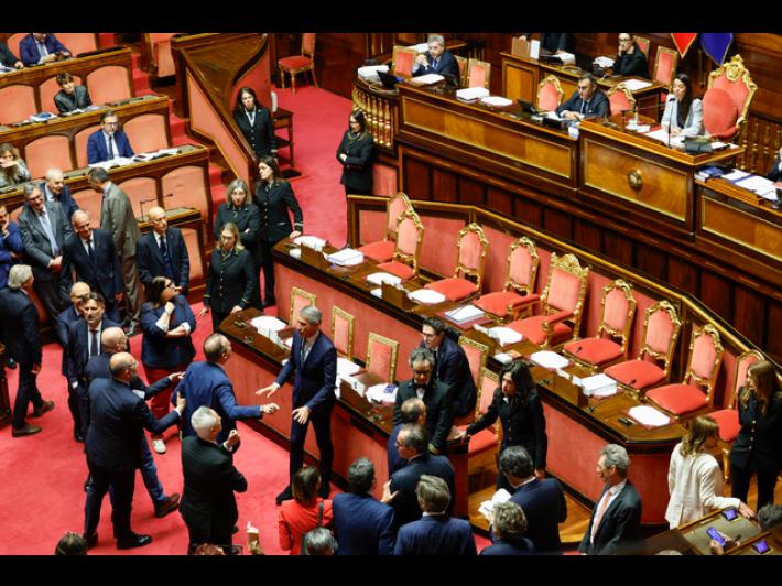 Il Senato approva il dl sicurezza, ora di corsa alla Camera per ok finale