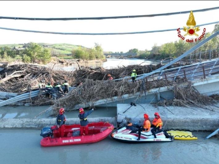 Ponte crollato sul Trigno: la figlia del disperso, 'ridatemi mio padre'