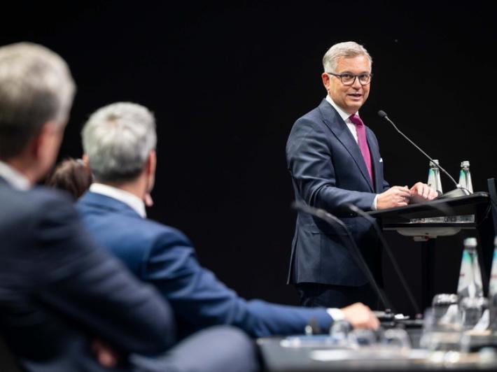 Commissario Ue Brunner a Bolzano, riforma su migrazione &egrave; necessaria