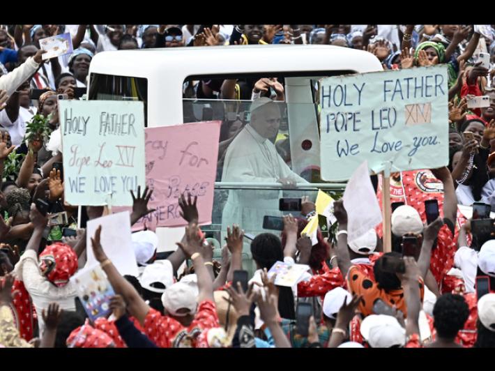 Il Papa, 'l'umanit&agrave; ha fame di pace, servono gesti di perdono'