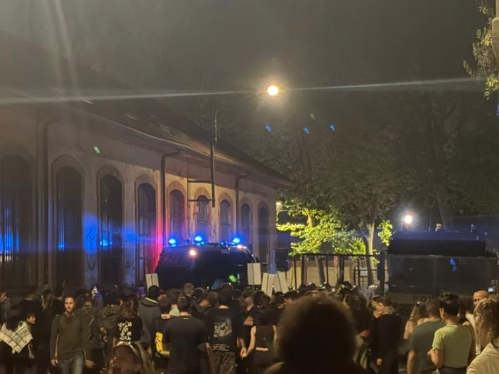 Tensioni a Torino tra antagonisti e forze dell'ordine durante Street Parade