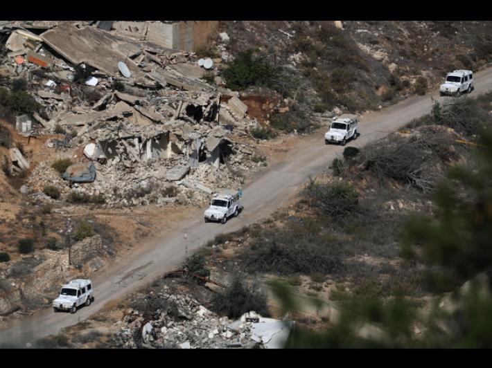 Macron, un casco blu ucciso e tre feriti tra i francesi in Libano