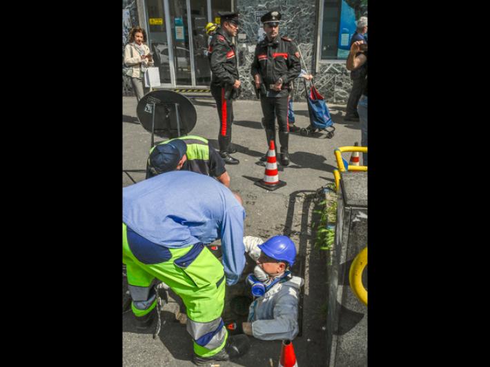 Rapina in banca, la caccia alla banda del buco passa per il sottosuolo