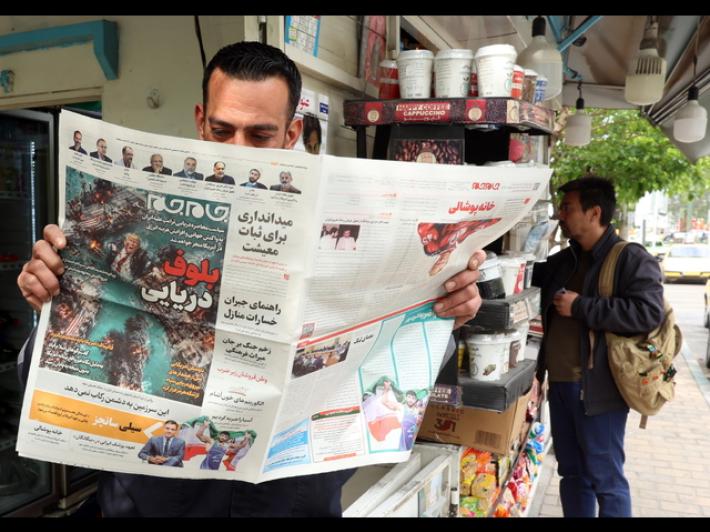 Media,due mercantili segnalano spari mentre tentavano di attraversare Hormuz