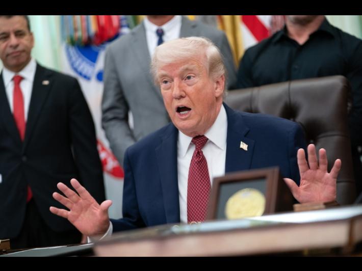 Trump, nave iraniana sotto la custodia Usa, ha cercato di superare il blocco