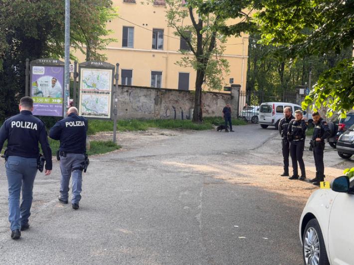 Omicidio in un parcheggio a Pavia, fermato un 17enne