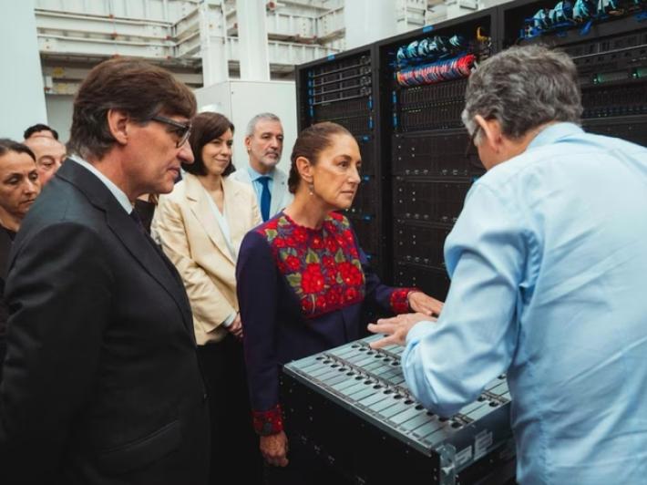 Messico, Sheinbaum chiude la visita a Barcellona con la scienza
