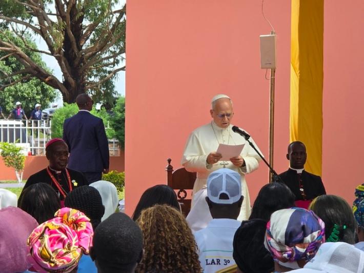 Il Papa in Angola, 'la cura dei fragili segna la qualit&agrave; di un paese'