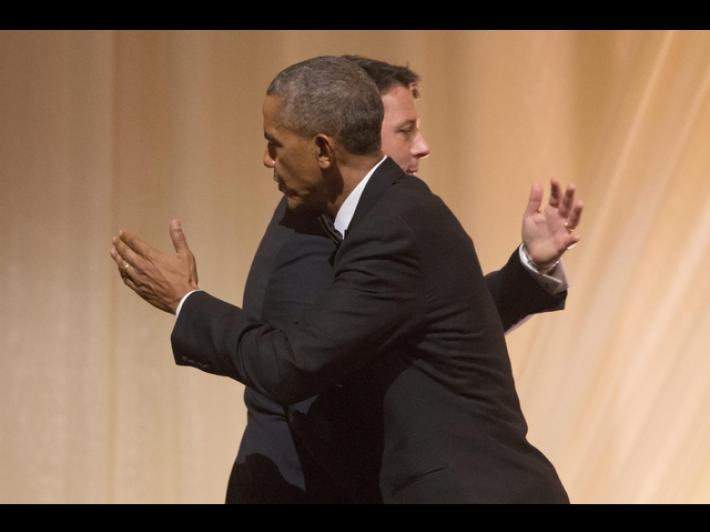 Matteo Renzi in scena nei panni di Barack Obama