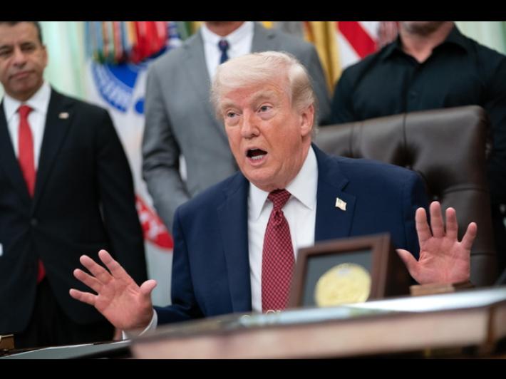 Trump, sar&agrave; 'lungo e difficoltoso' recuperare l'uranio iraniano