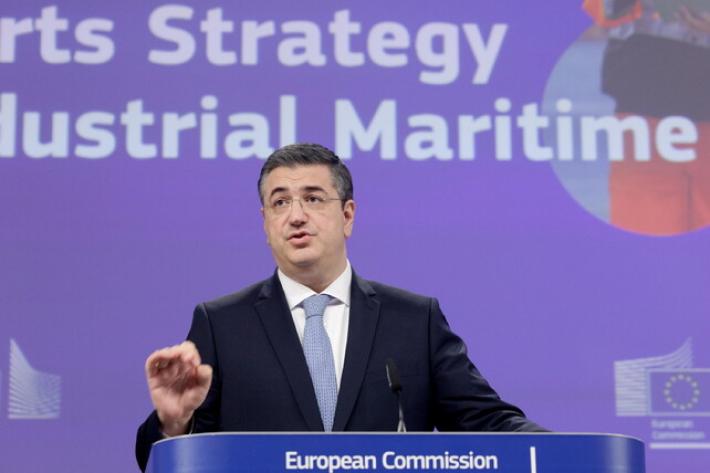 Ue: "Valutiamo obbligo scorte minime di jet fuel per i Paesi membri"