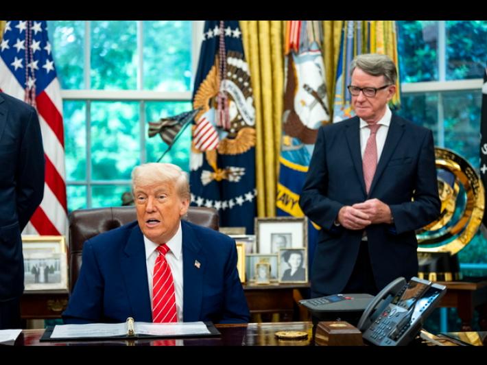 Trump, 'pessima scelta di Starmer nominare Mandelson ambasciatore in Usa'