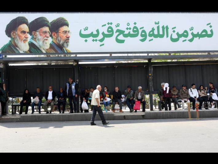 Teheran, 'Usa tolgano il blocco e noi negozieremo a Islamabad'