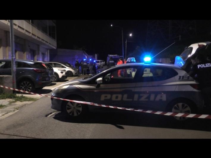 Donna si getta dalla finestra con 3 figli, morti mamma e 2 bimbi