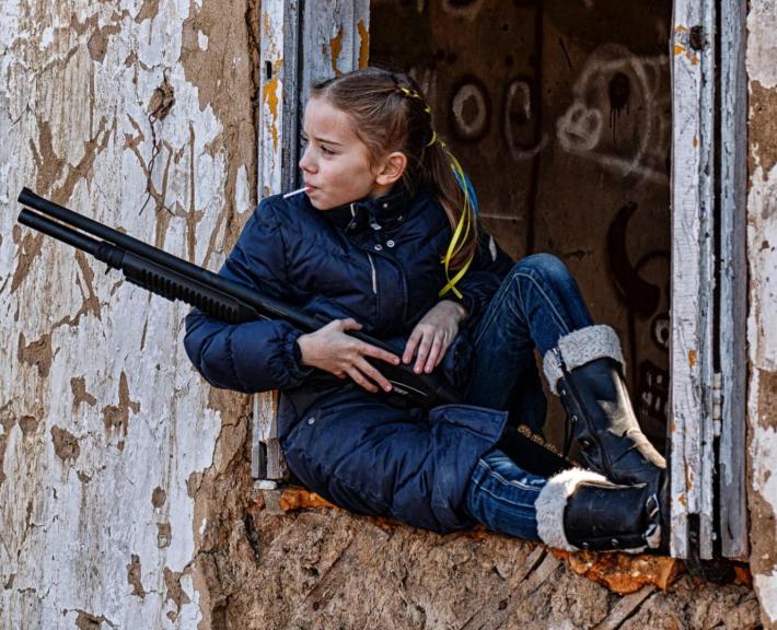 Kiev: i russi hanno ucciso 7 civili in fuga, c'era un bimbo. Zelensky:  "I russi  ora dialogano", ma poi il ministro "richieste inaccettabili". I Pink Floyd ritirano la loro musica dalle  piattaforme 