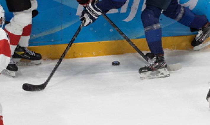 Bolzano, il giocatore di hockey Andreas Palla muore durante una partita 