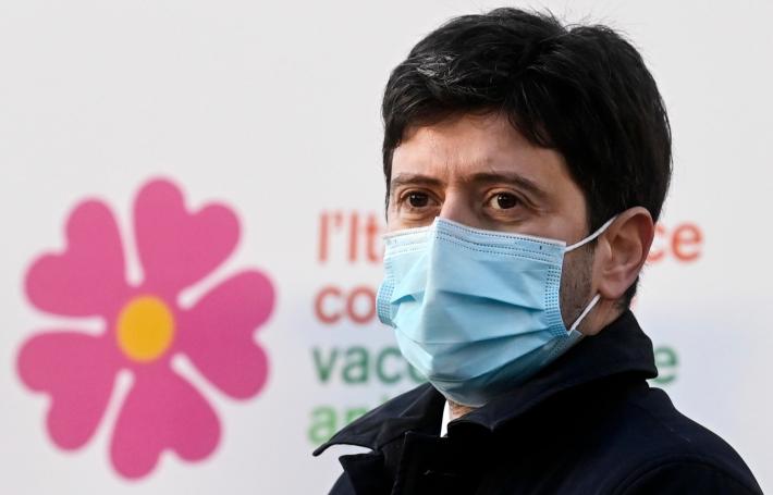 Anche l'Italia dopo la Gran Bretagna  e Israele vieta  l'ingresso da alcuni Paesi africani per una  nuova variante Covid. Le Borse crollano