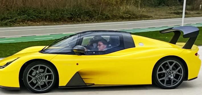 Ren&eacute; Arnoux si esalta sul circuito di Varano de' Melegari con la Dallara Stradale