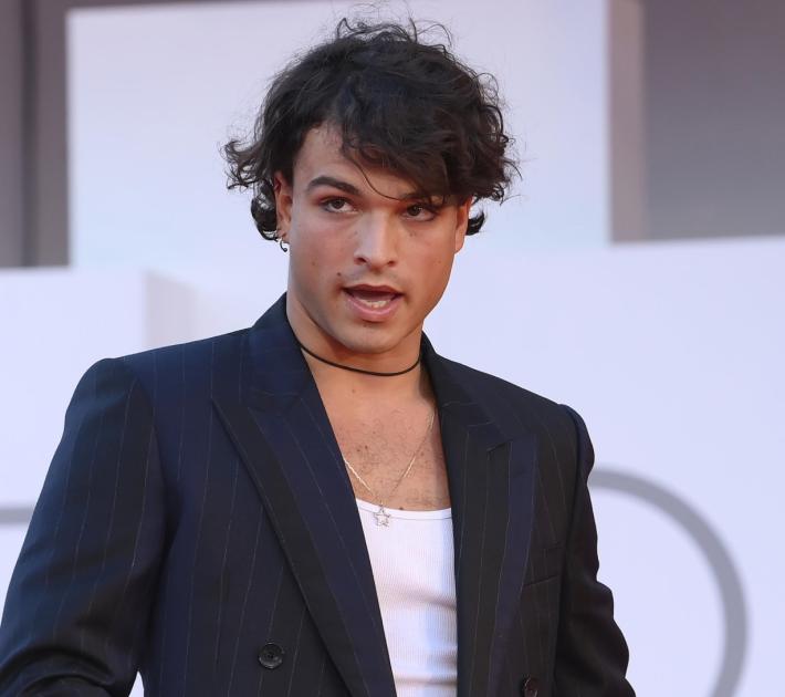 "Sono stata molestata", ragazza soccorsa da Leo Gassman