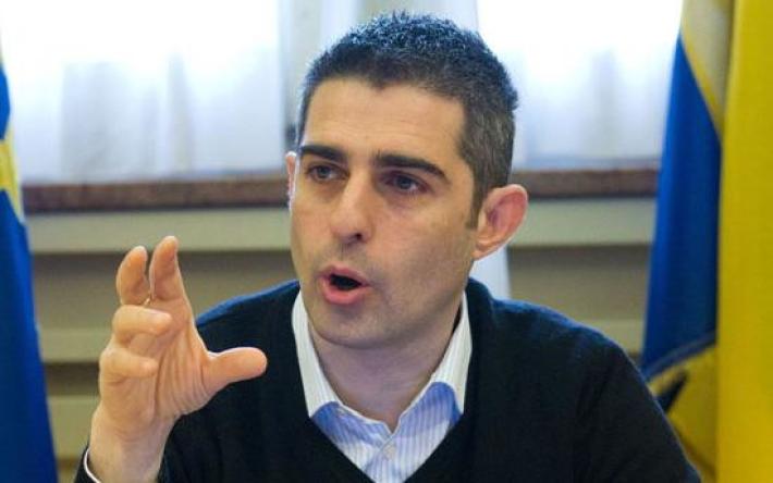 Pizzarotti e le consultazioni M5s: "C'&egrave; gente sconosciuta, mai attiva sul territorio"