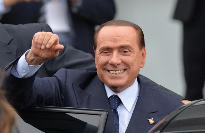 Silvio salvato  da uno sfondone mai visto dei suoi accusatori