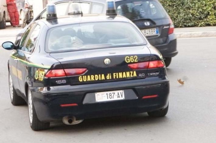 8 indagati organizzazione Versilia, tassi fino al 2000%