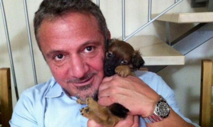 I genitori di Paolo: &laquo;Non era un mostro&raquo;. Sequestrato il computer 