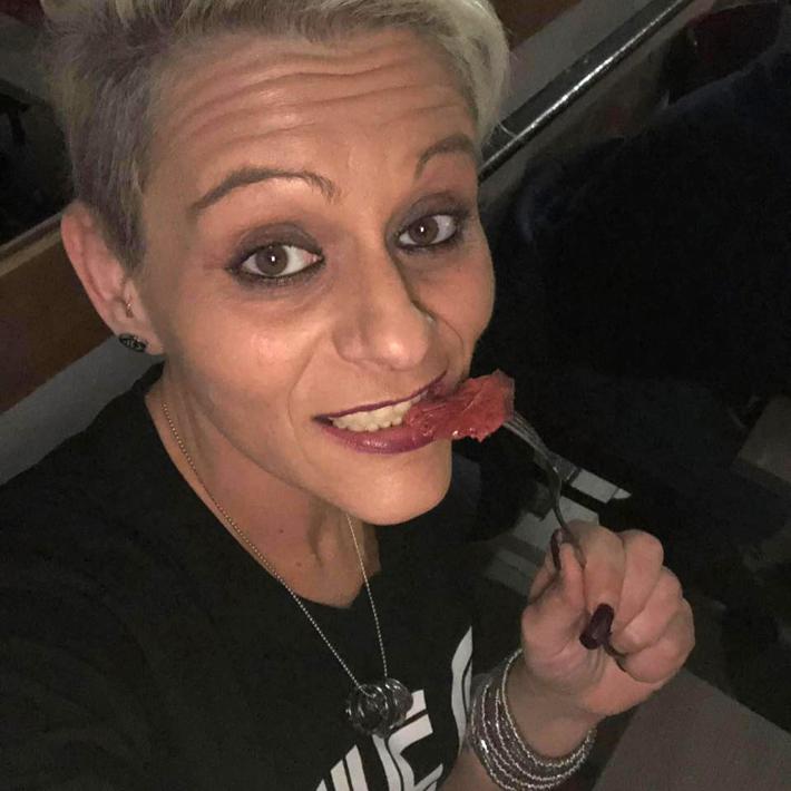 Aggressione con l&rsquo;acido, Sara minacci&ograve; anche una donna. Domani l'interrogatorio