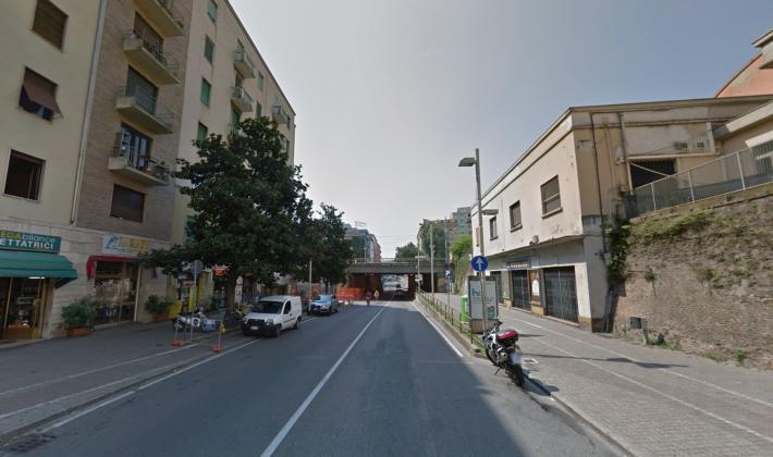 Beccati mentre spacciano droga in pieno giorno